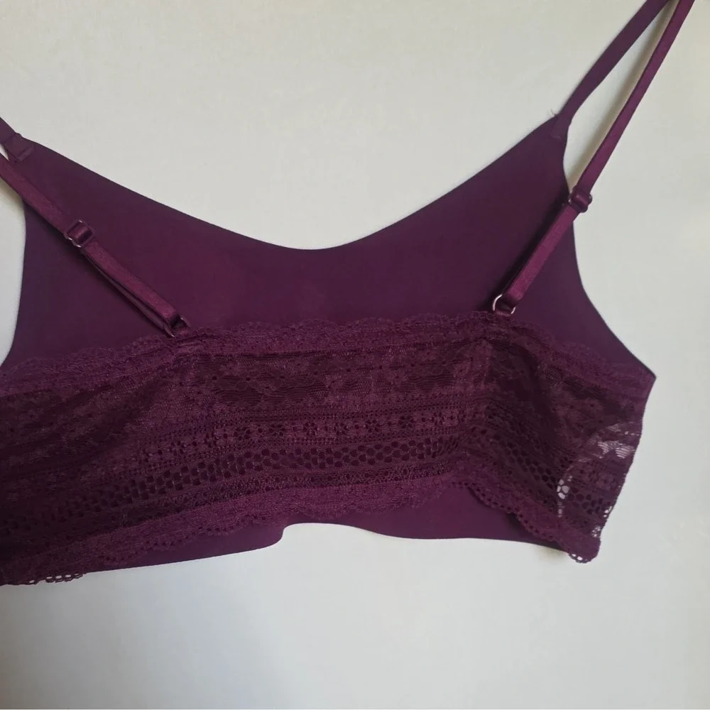 Victoria's Secret Purple Lace Wireless Bralette Bra Size M Pullover Adjustable